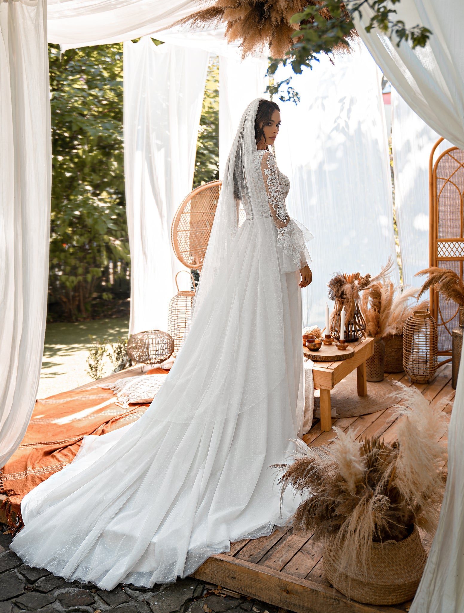 AIRY WEDDING DRESSES