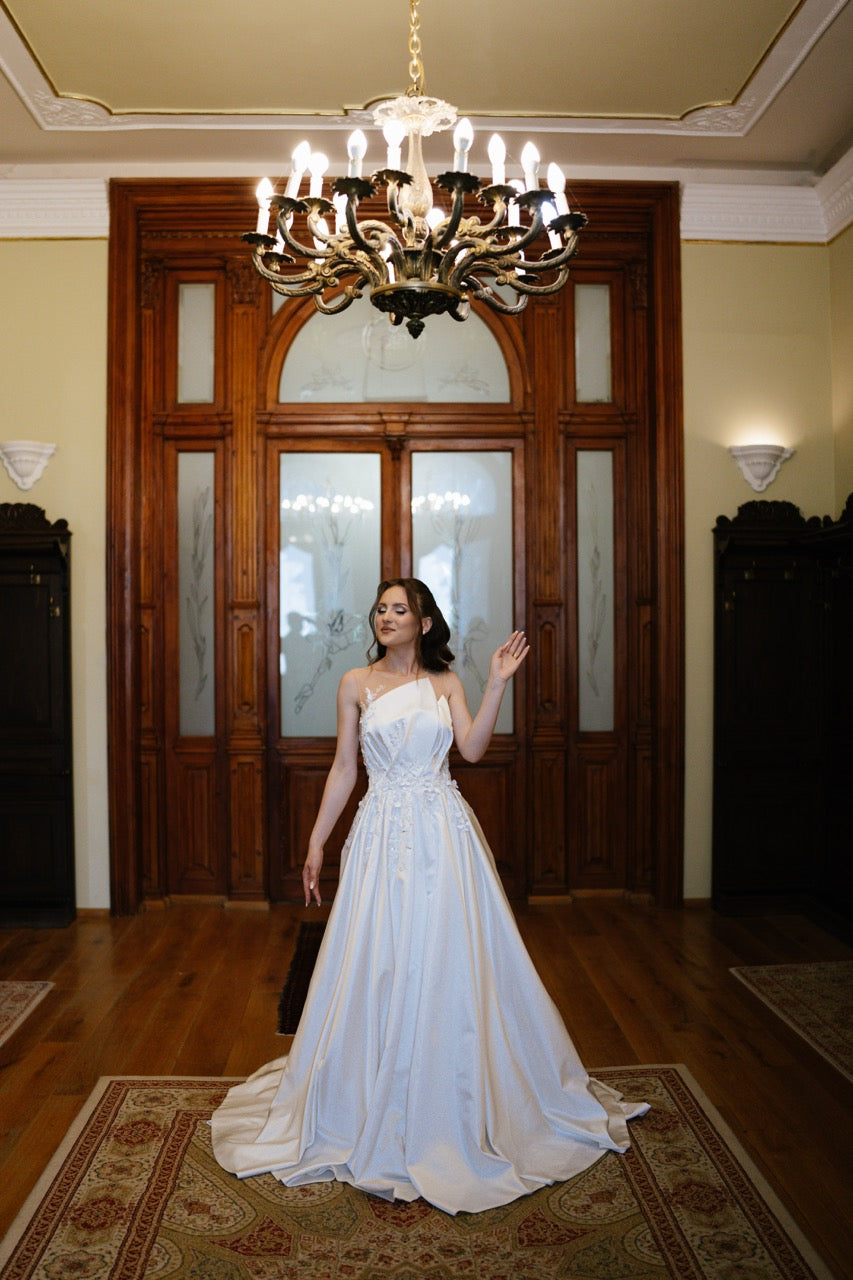 One-Shoulder Satin A-Line Wedding Dress with Floral Lace Appliqué and Train