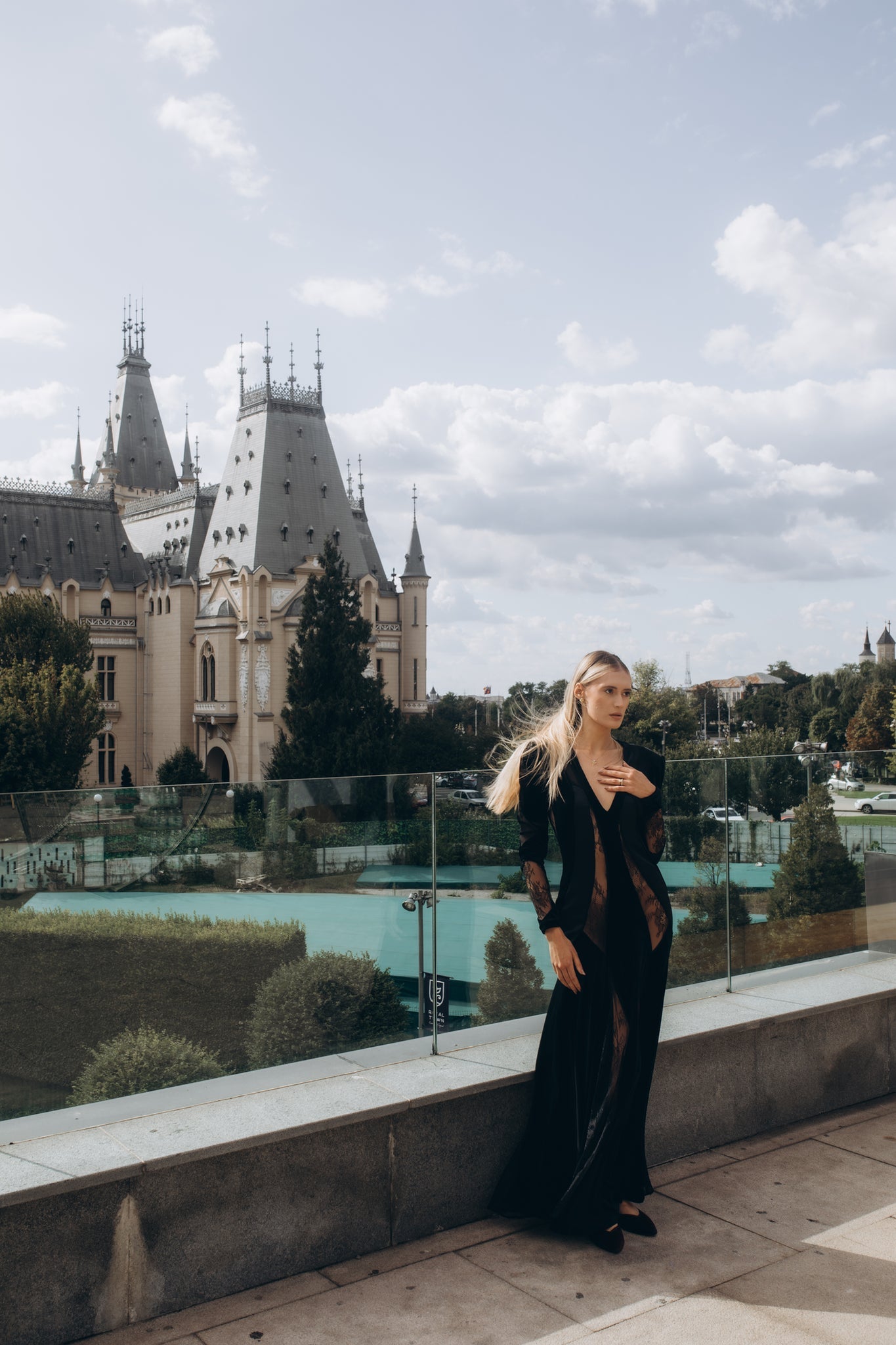 Elegant Black Long Lace Evening Dress