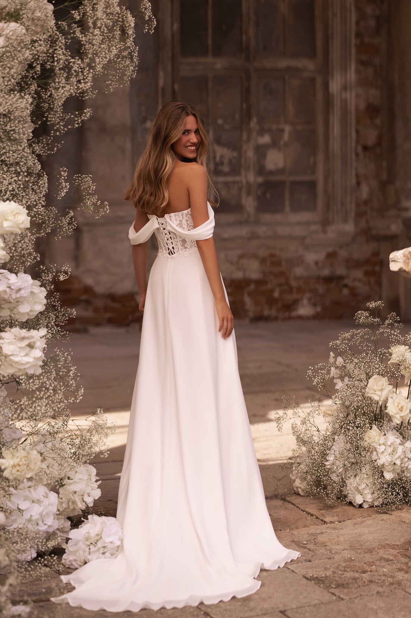 FAYNA-09 Wedding Dress