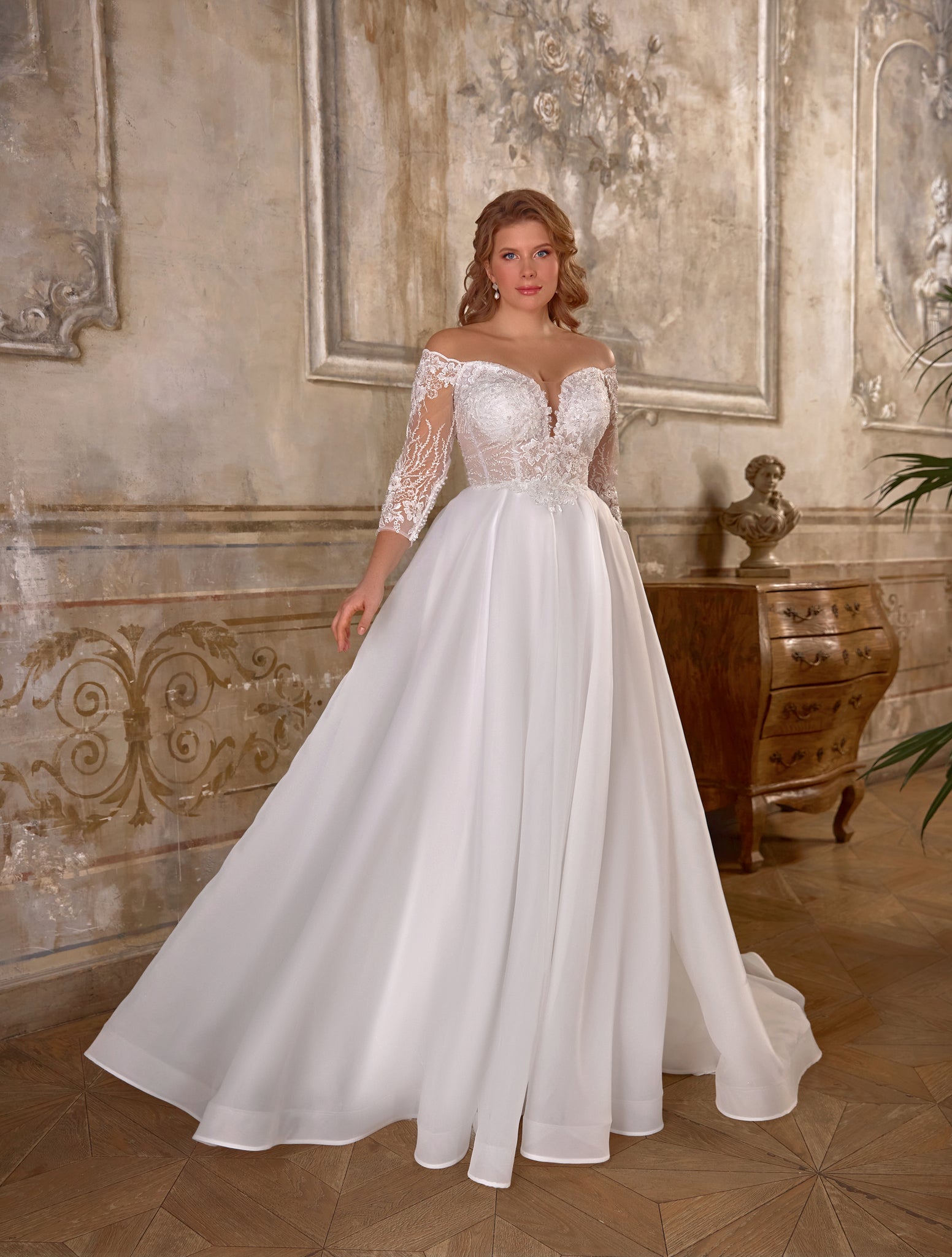 GRAND FEEL WEDDING DRESS IN ORGANZA