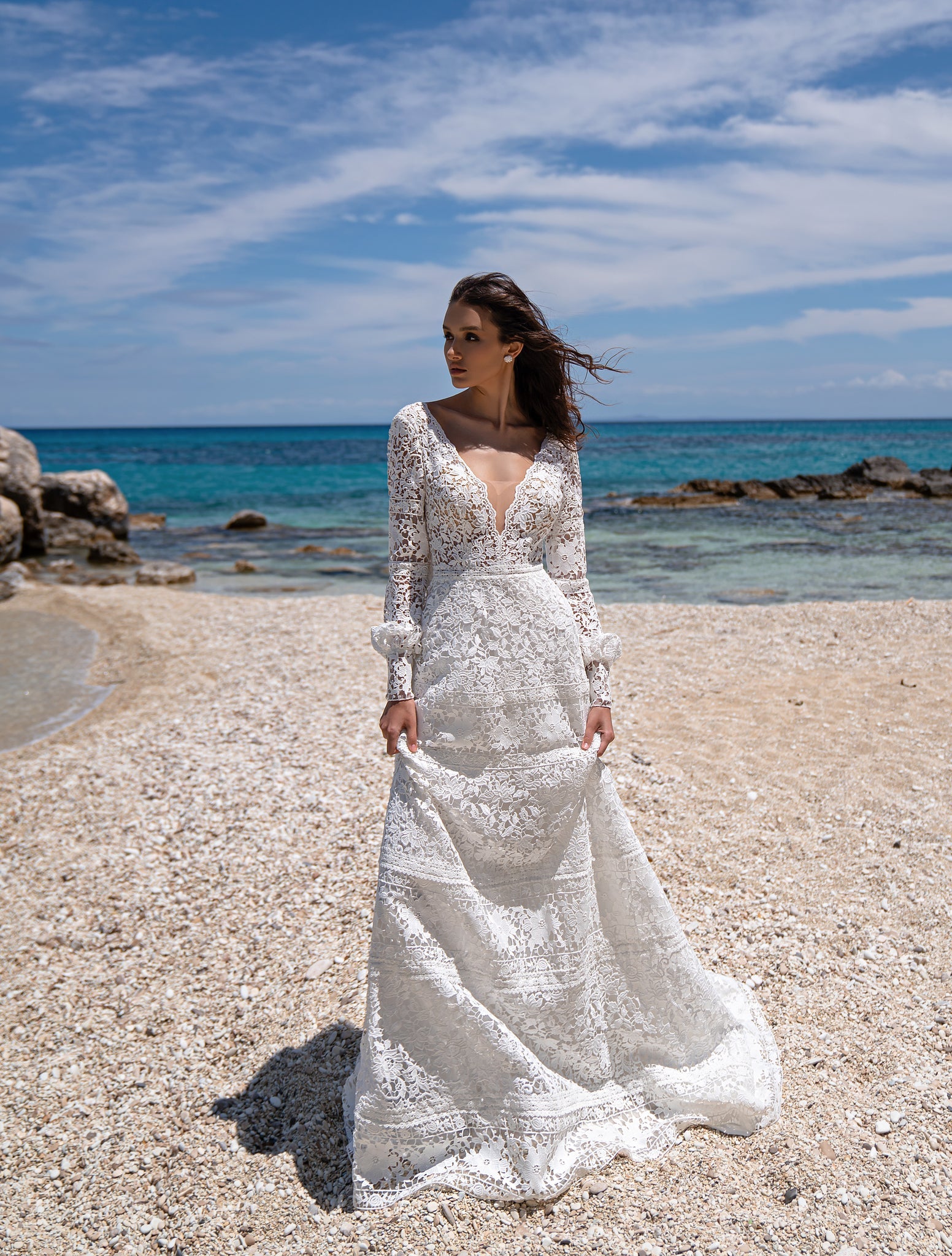 LACE WEDDING DRESS IN BOHO STYLE