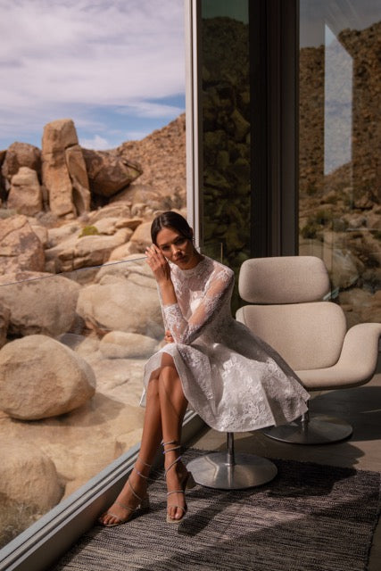 SHORT CIVIL CEREMONY DRESS MADE OF CHANTILLY LACE