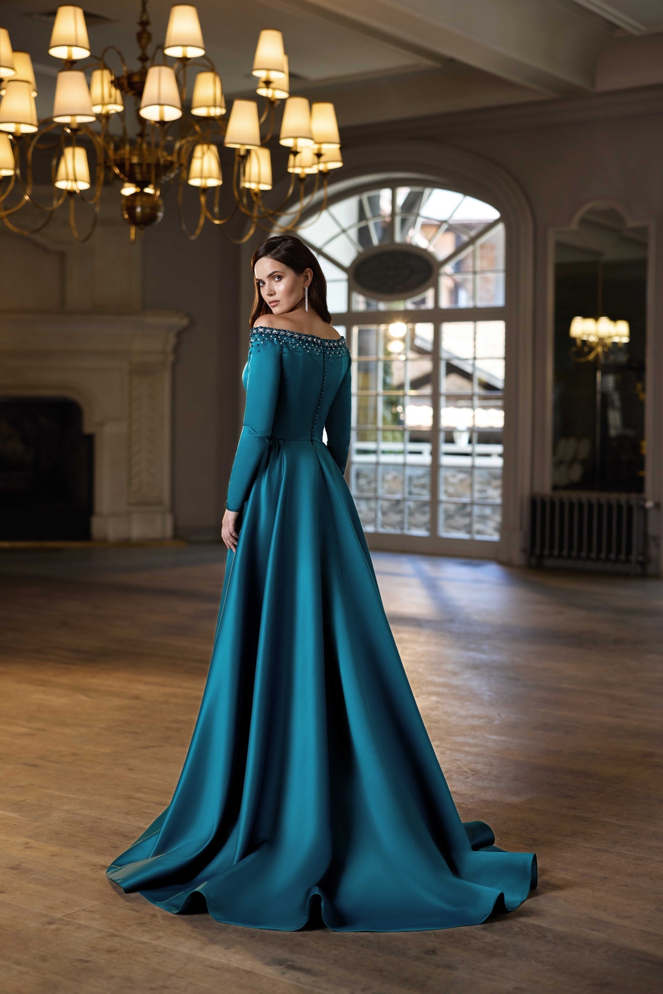 WEDDING DRESSES WITH LONG SLEEVES