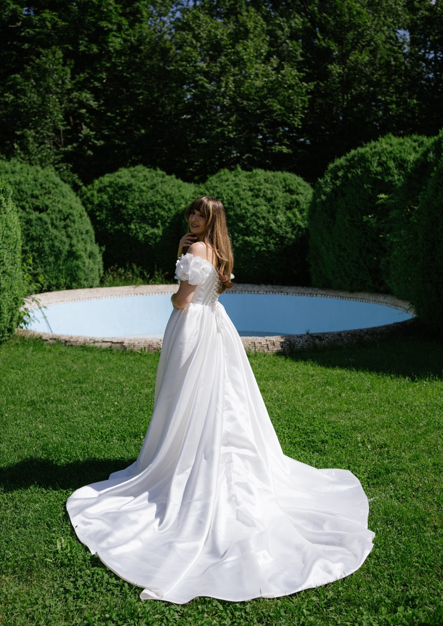 Elegant A-Line Wedding Dress with 3D Floral Off-Shoulder Sleeves