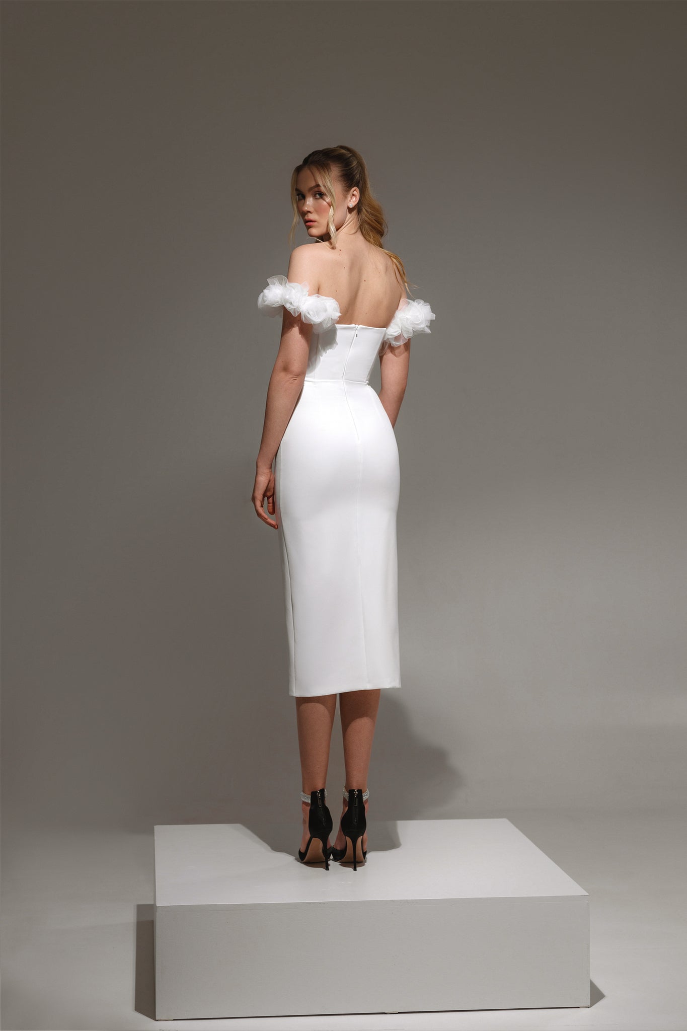 CIVIL WEDDING DRESS DECORATED WITH BUTTONS