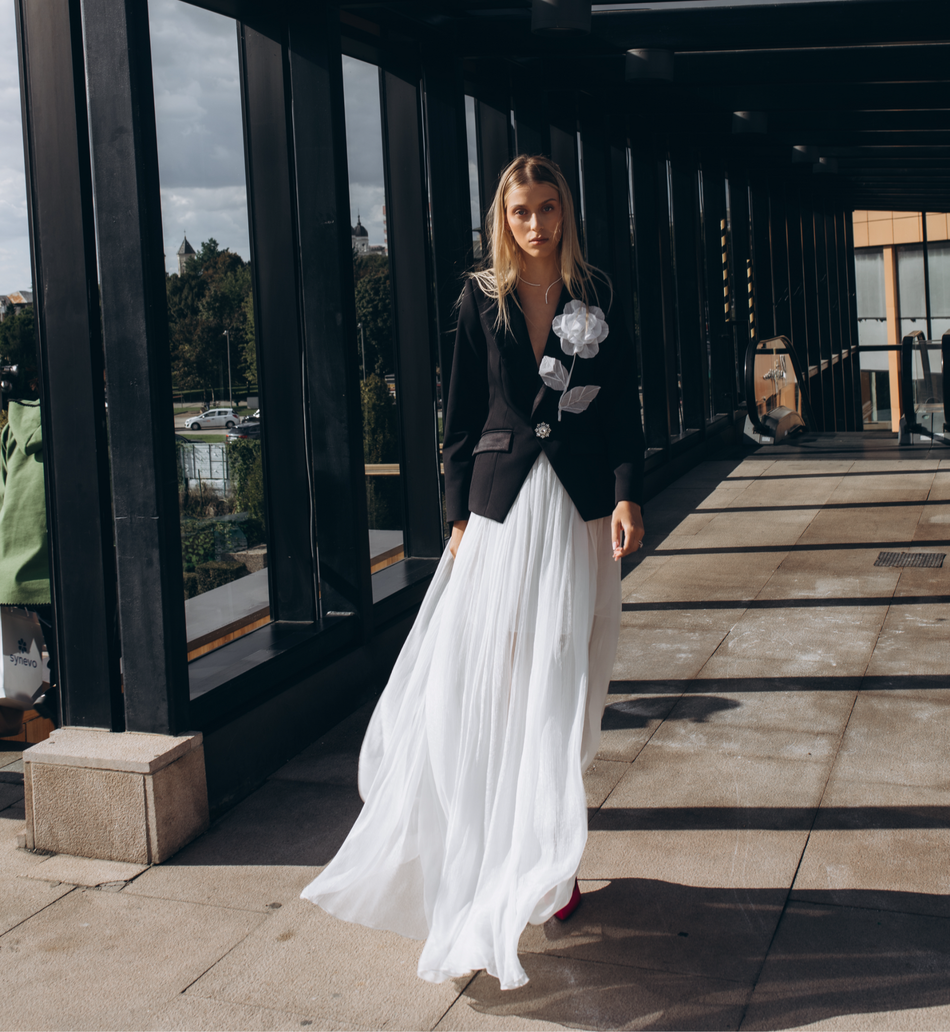 ELEGANT IVORY CHIFFON SKIRT WITH SILVER LINES