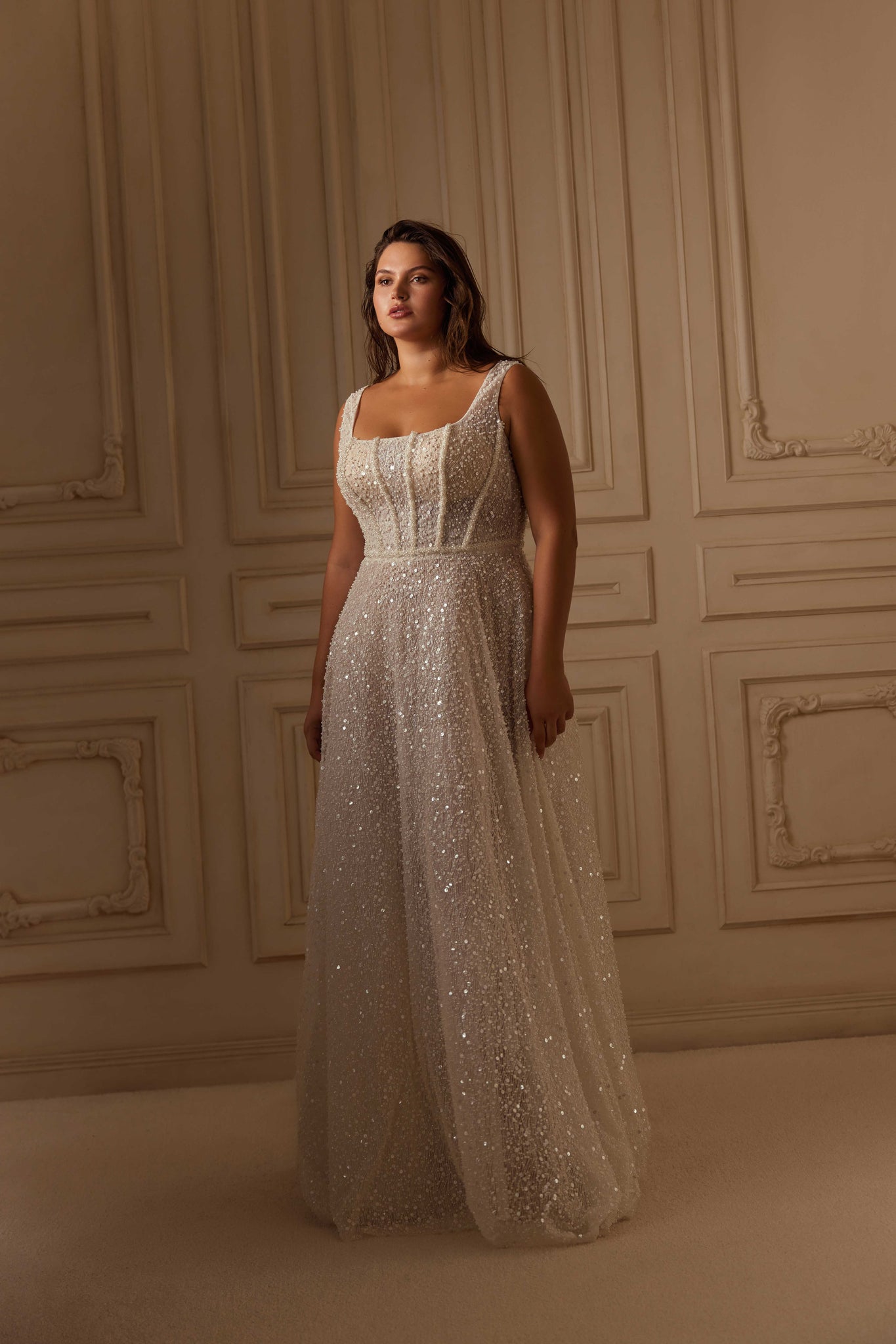 LUXURY WEDDING DRESS FOR PLUS SIZE WOMEN