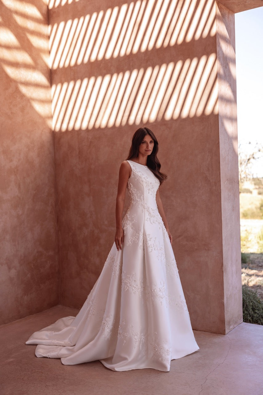 Sleeveless A-Line Wedding Dress with Floral Lace Appliqués
