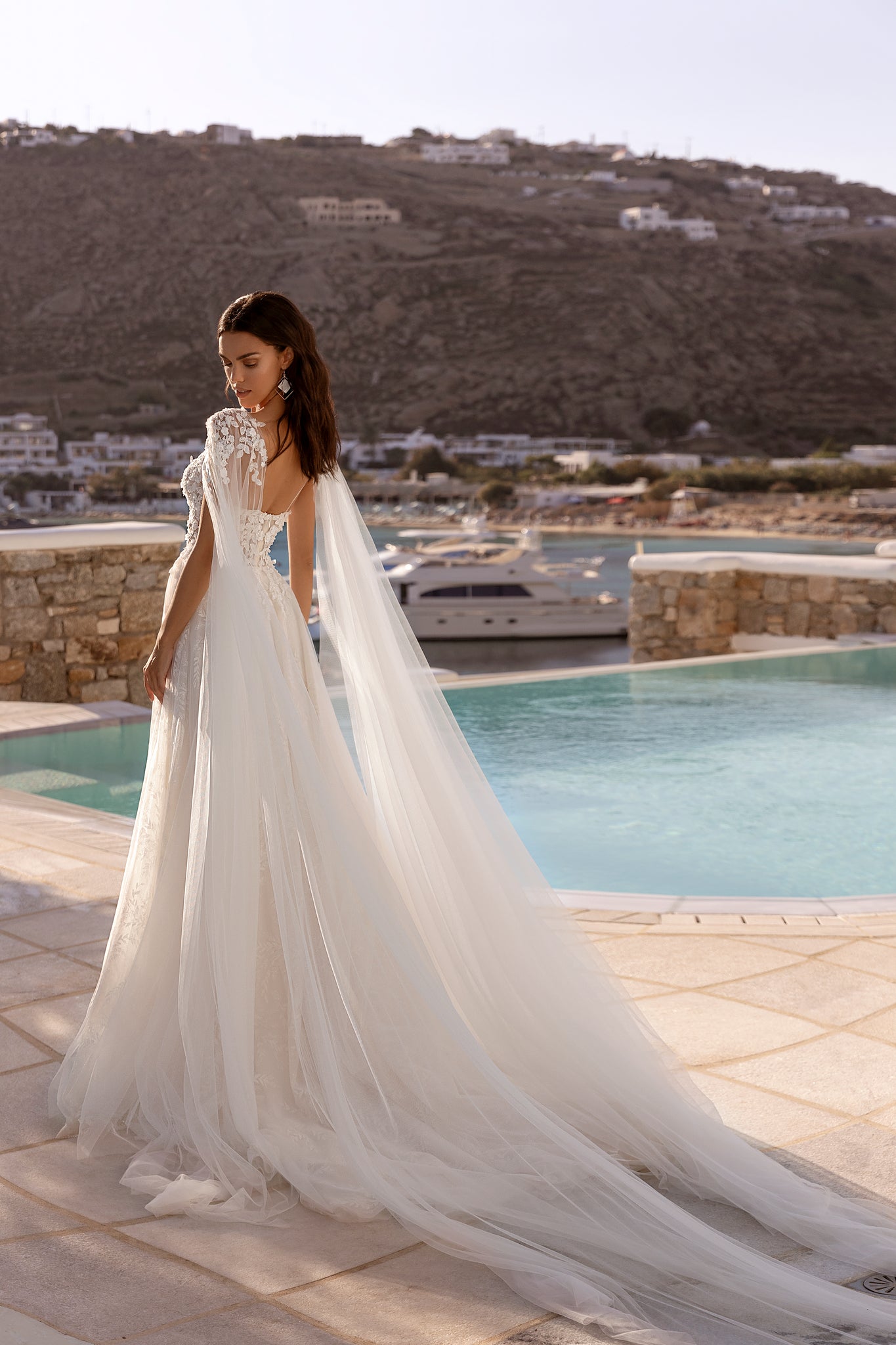 WEDDING DRESS CU MANECI DETASABILE LUNGI
