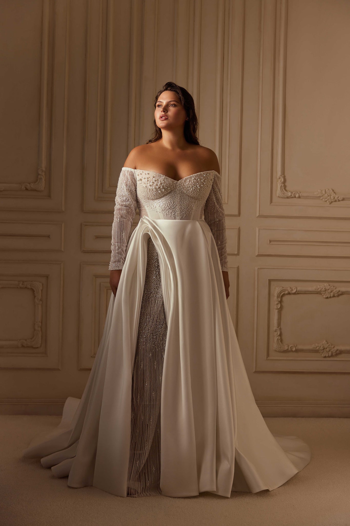 WEDDING DRESS FOR CURVY SILHOUETTES