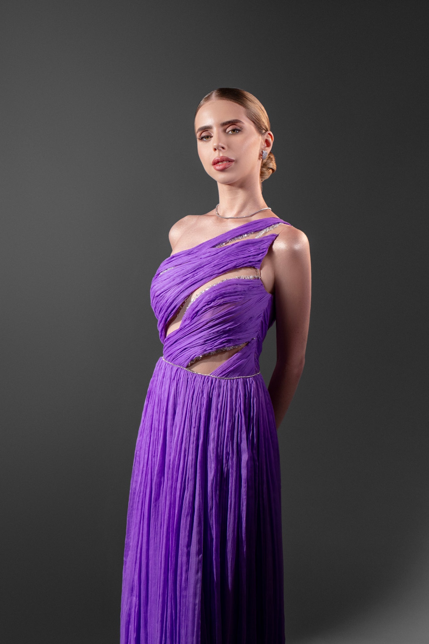WEDDING DRESS IN NATURAL SILK WITH LACE