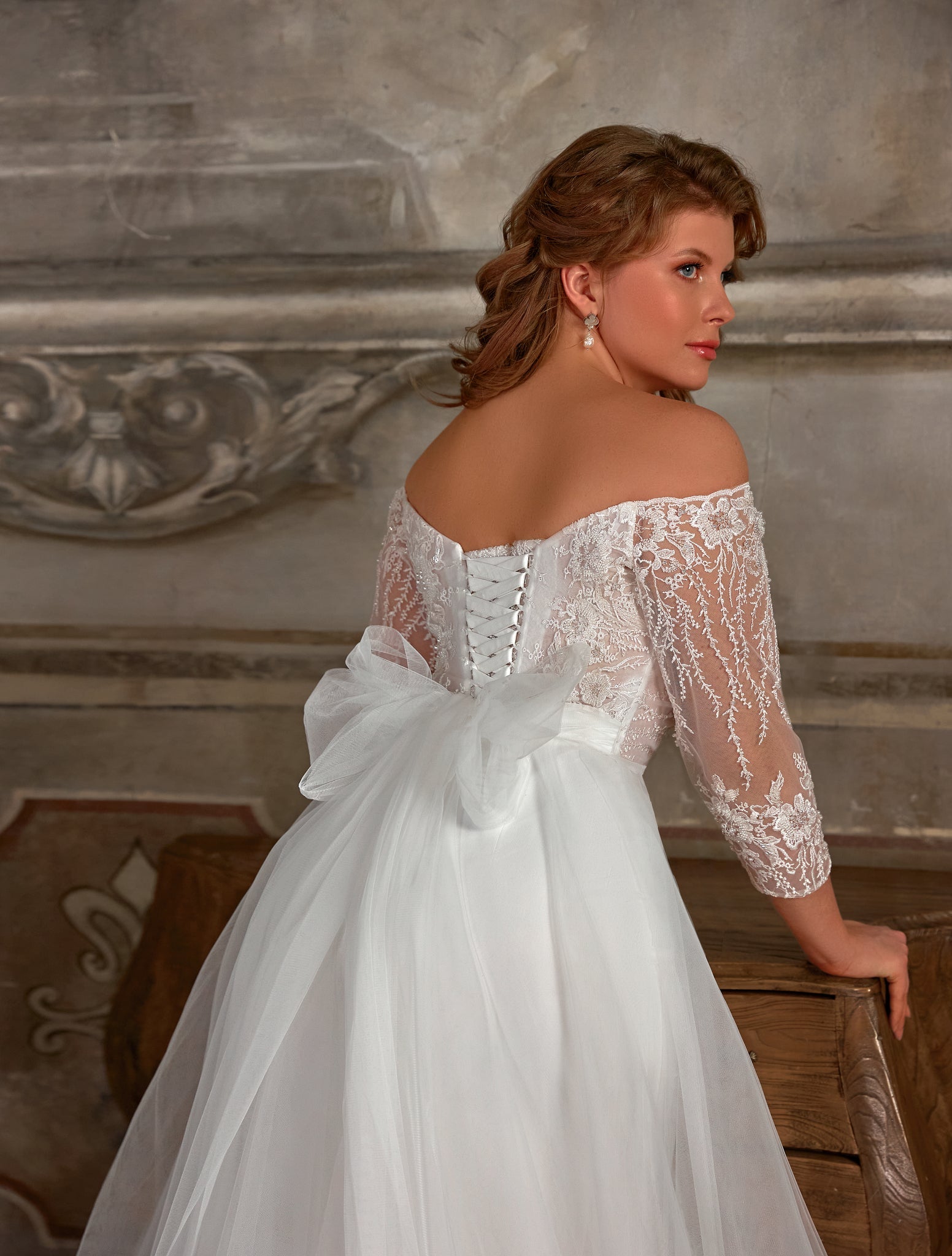 Wedding Dress with Slit and Detachable Train